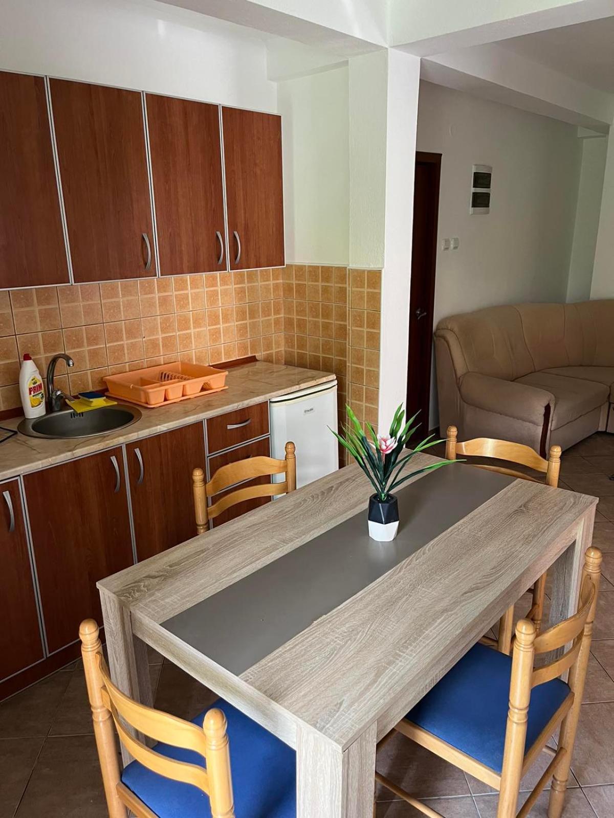 Pavle Apartmani Risan Exterior foto